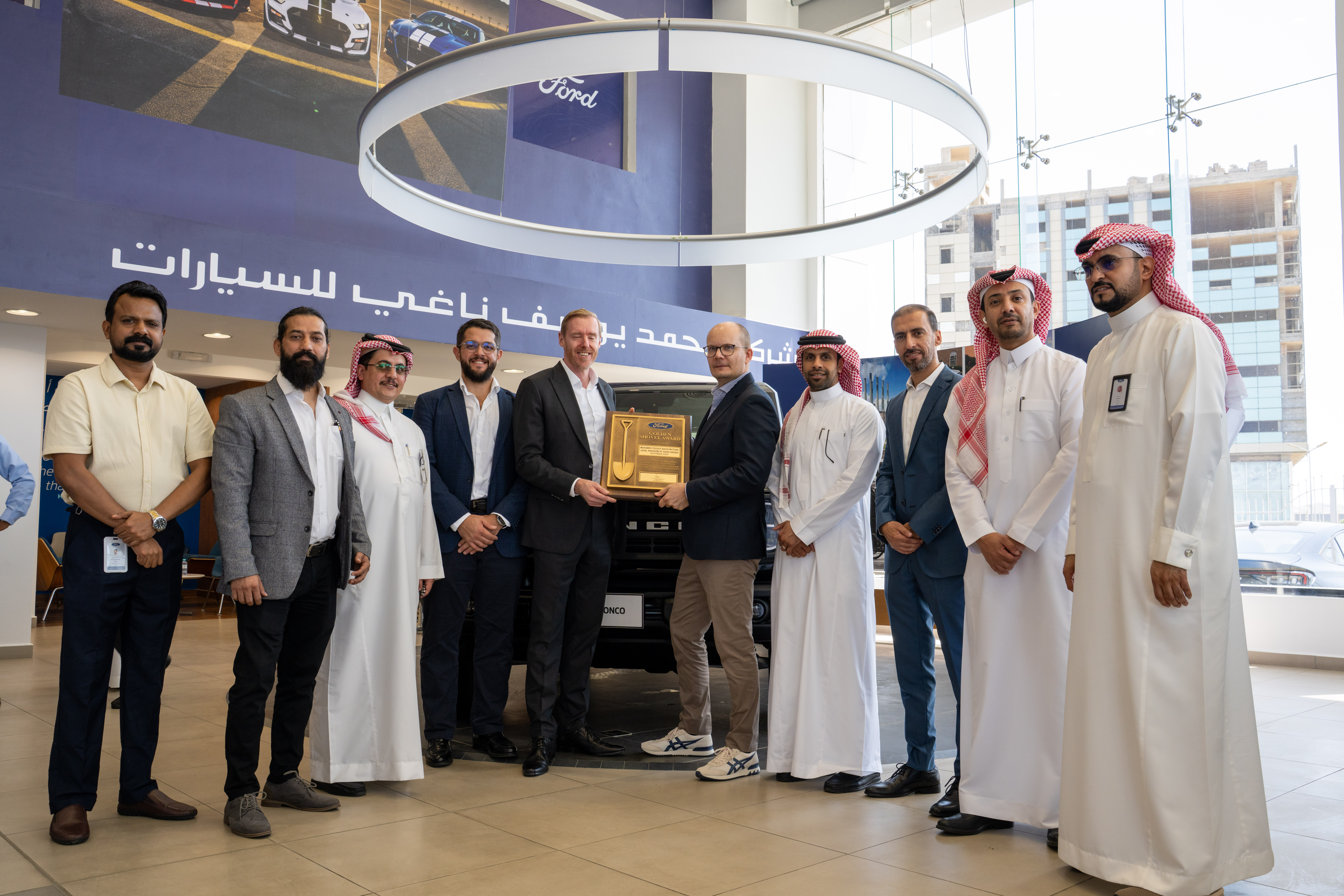 شركة محمد يوسف ناغي للسيارات تحصد جائزة Golden Shovel Award في جازان
