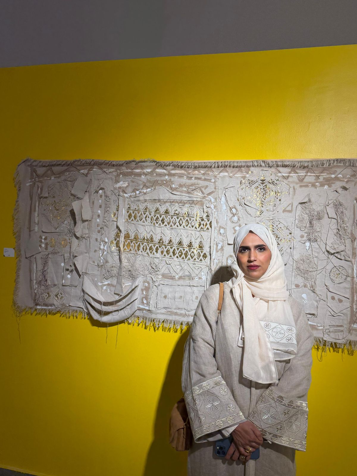 الفنانة التشكيلية أماني غيث تدشن معرضها الفردي (4) بعنوان “حياكة حكايا”