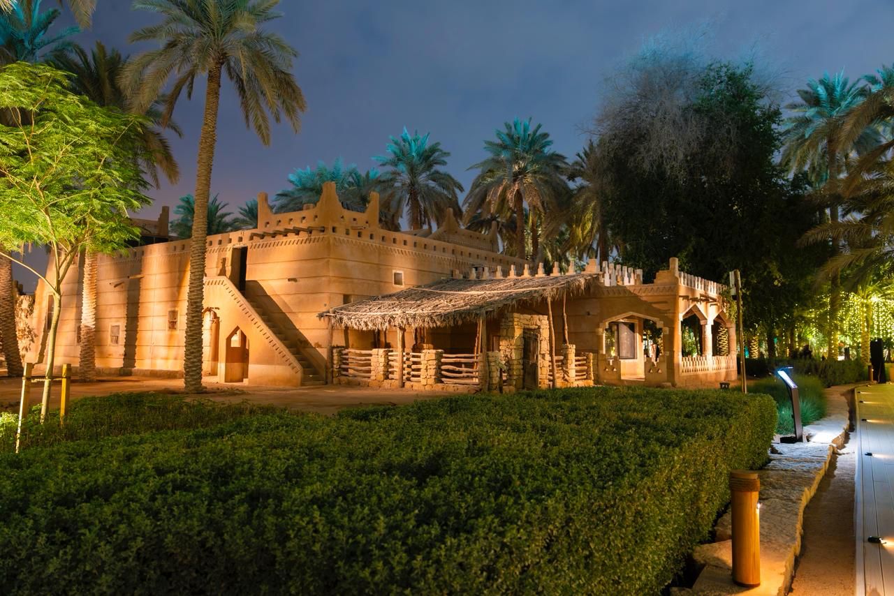 زوار ليالي الدرعية يكتشفون تاريخًا متجذرًا وتجربة أصيلة