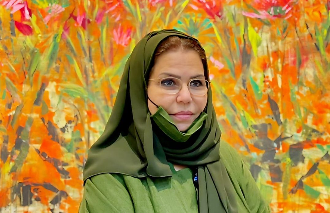 جدة تودّع سيدة اللون.. منى القصبي ترحل بعد 50 عاماً من الريادة التشكيلية