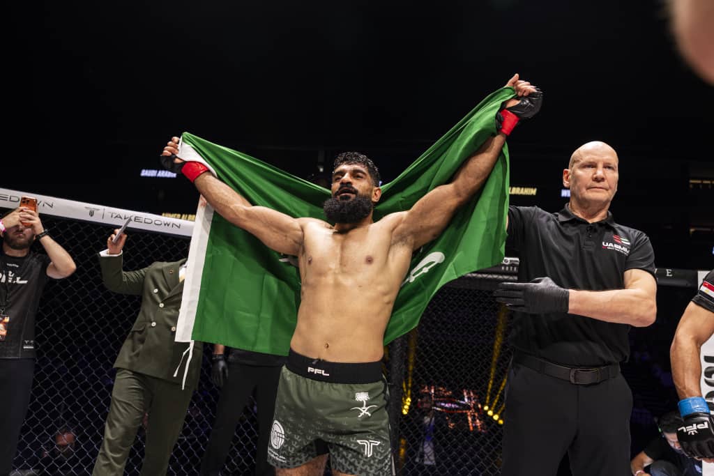 السعودي أحمد البراهيم يحسم نزال دبي بالضربة القاضية في افتتاحية “PFL MENA”