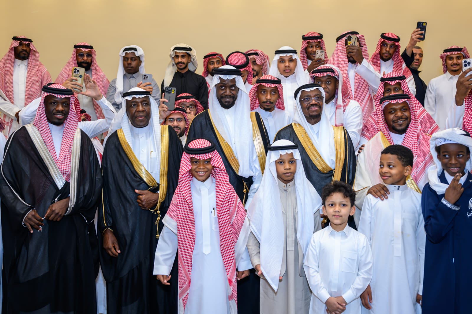 البرقاوي والفلاته يحتفلون بزفاف عبدالمجيد